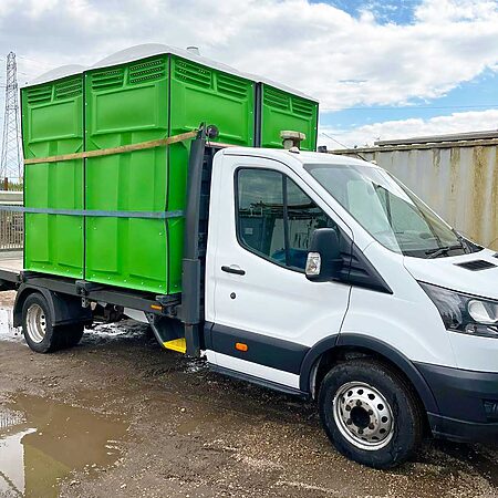 portable toilet servicing cleaning maintenance 3